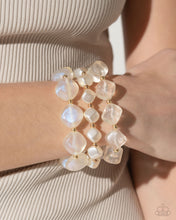Load image into Gallery viewer, Cubed Cameo &amp; Glittery Gala - Gold
