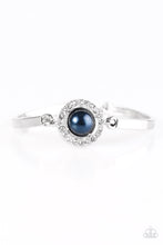 Load image into Gallery viewer, Glamour Icon - Blue
