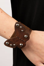 Load image into Gallery viewer, Butterfly Farm - Brown
